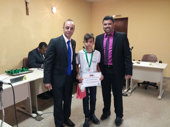 Entrega da medalha de Aluno Nota 10