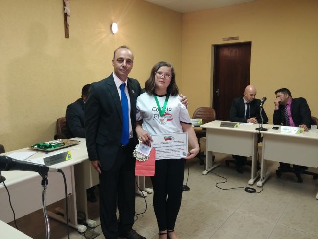 Entrega da medalha de Aluno Nota 10