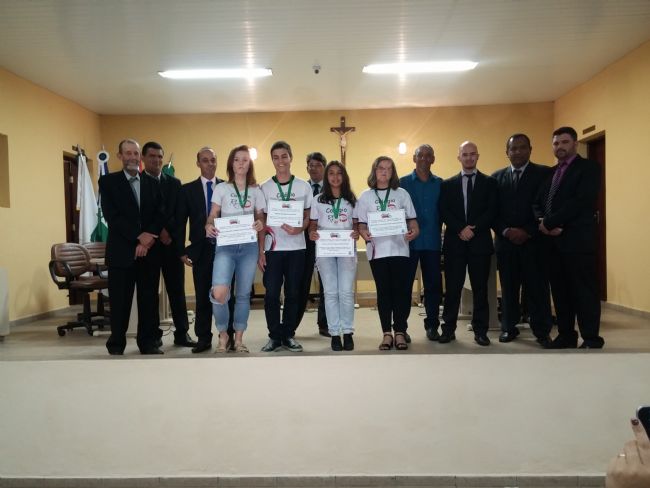 Entrega da medalha de Aluno Nota 10