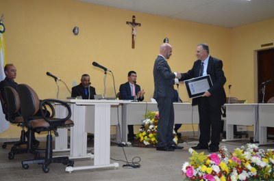 Entrega de títulos no aniversário da cidade em 2018