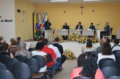 Entrega de títulos no aniversário da cidade em 2018