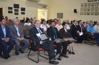 Entrega de títulos no aniversário da cidade em 2018