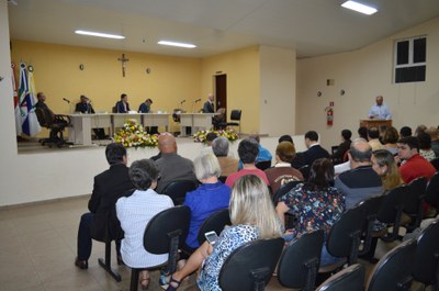 Entrega de títulos no aniversário da cidade em 2018