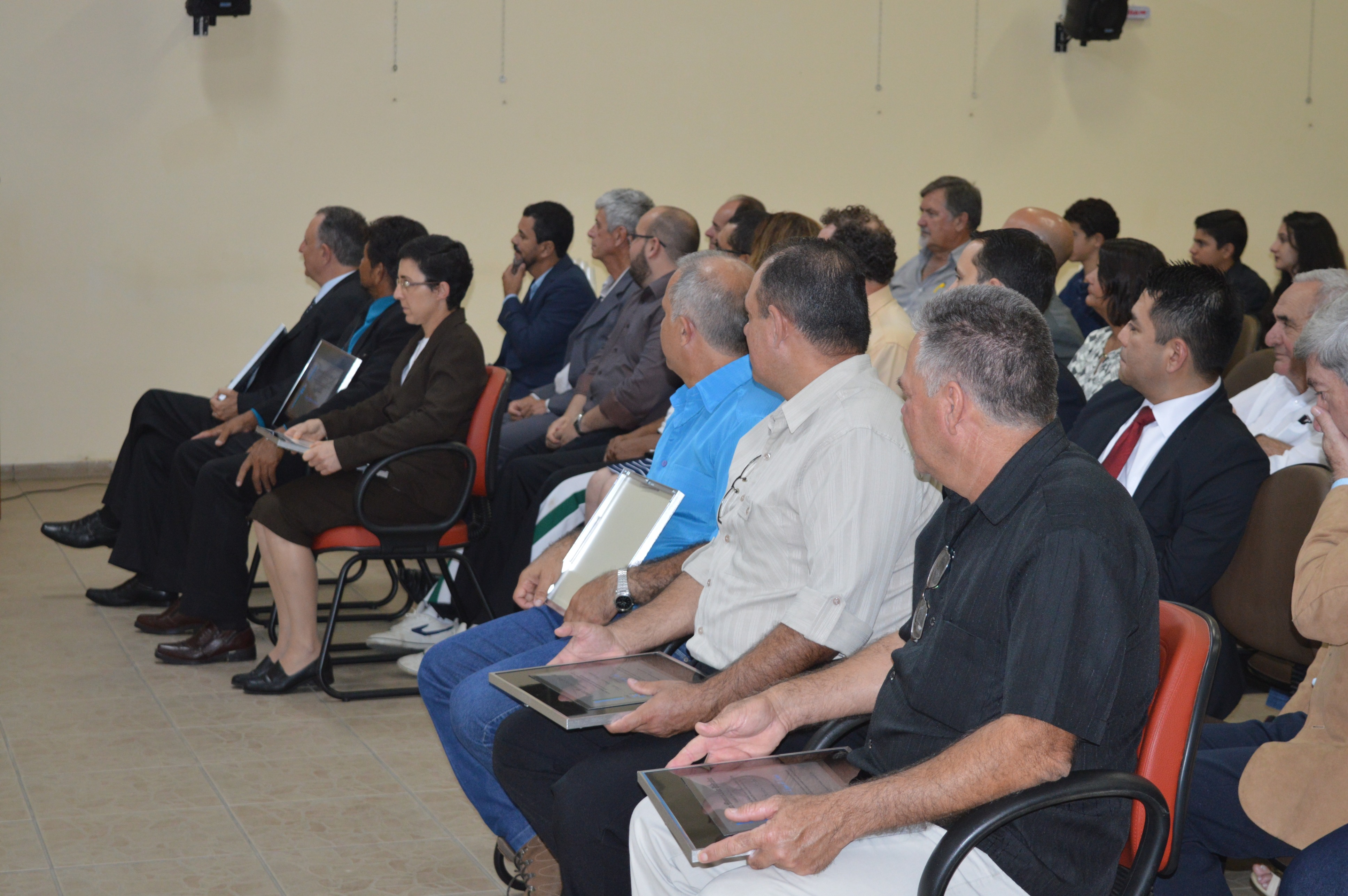 Entrega de títulos no aniversário da cidade em 2018