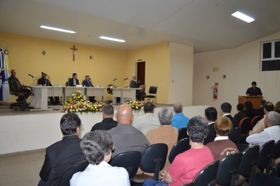 Entrega de títulos no aniversário da cidade em 2018