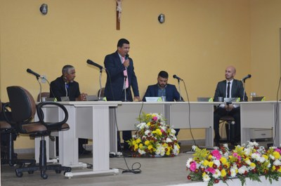 Entrega de títulos no aniversário da cidade em 2018