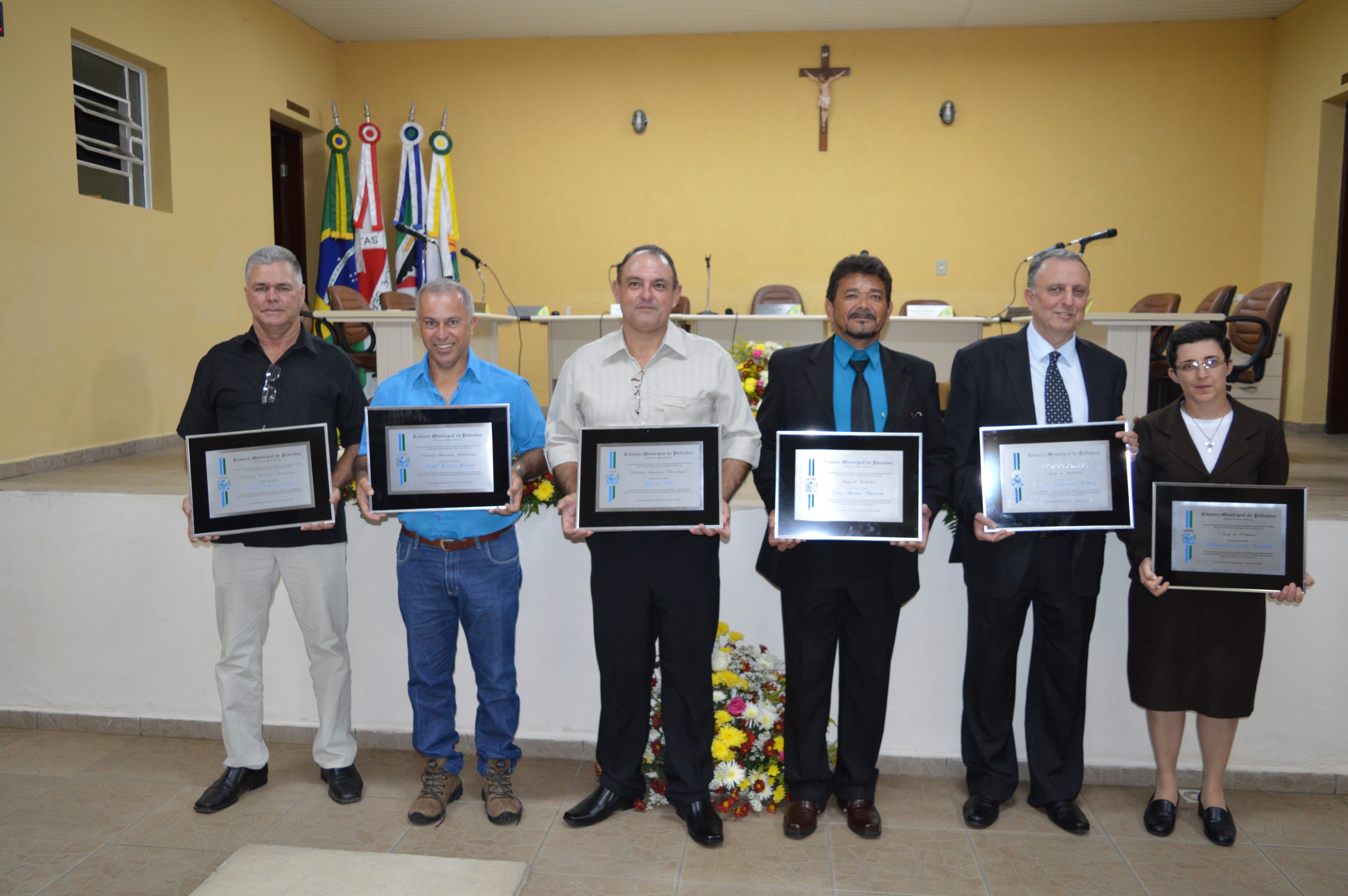 Entrega de títulos no aniversário da cidade em 2018