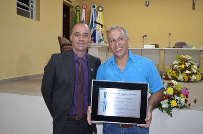 Entrega de títulos no aniversário da cidade em 2018