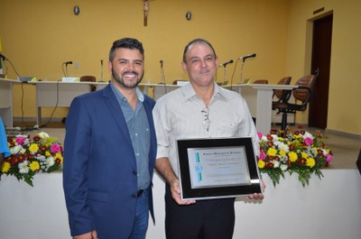 Entrega de títulos no aniversário da cidade em 2018