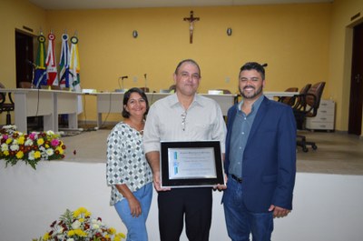 Entrega de títulos no aniversário da cidade em 2018