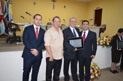 Entrega de títulos no aniversário da cidade em 2018