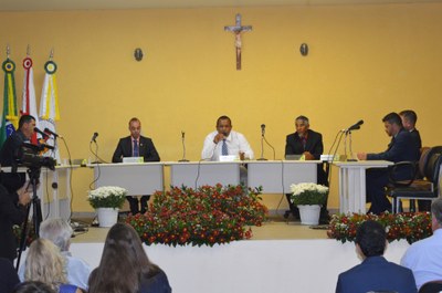 Entrega do título de Mérito Educacional em 2018